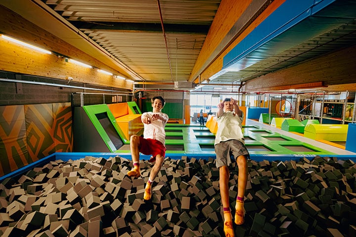 Session de jeux, d'aventure et de trampolines chez New Jump Adventure Chatelineau
